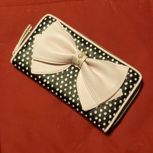 Betsey Johnson billfold wallet with bow